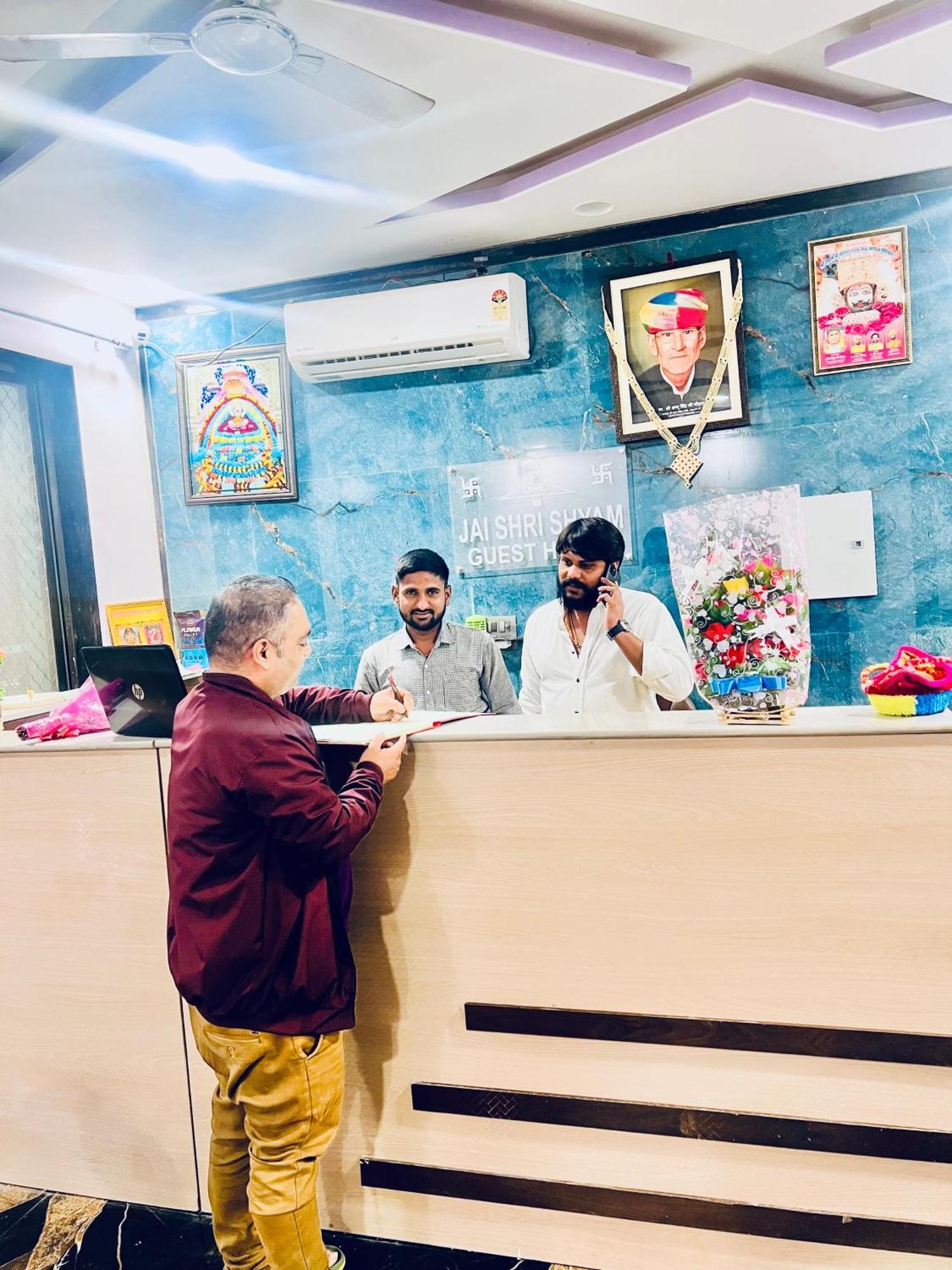 Shree Shyam Hotel Toran Dawar Khātu Buitenkant foto