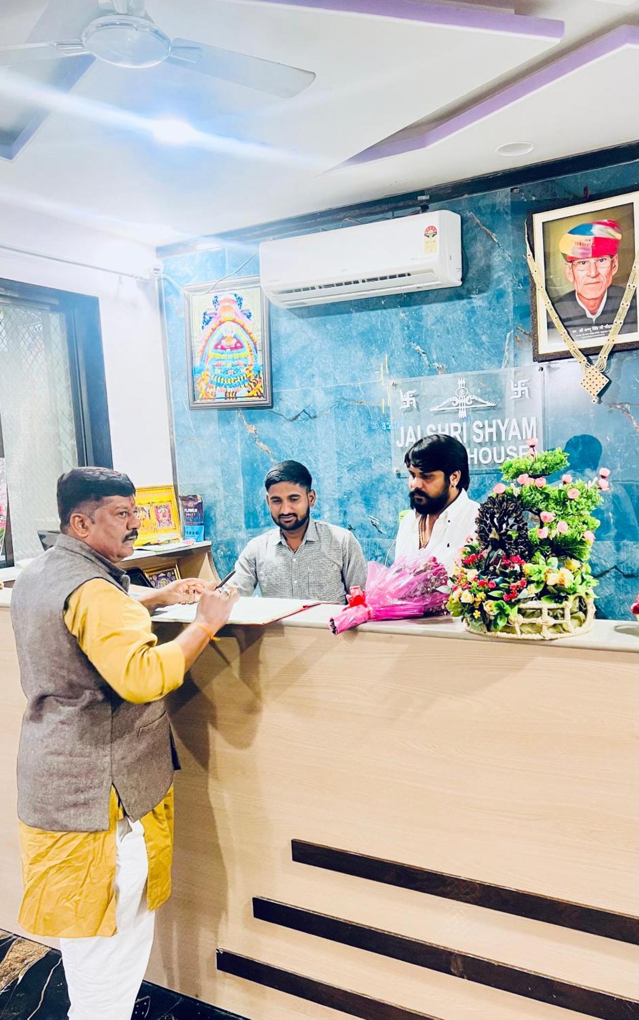 Shree Shyam Hotel Toran Dawar Khātu Buitenkant foto